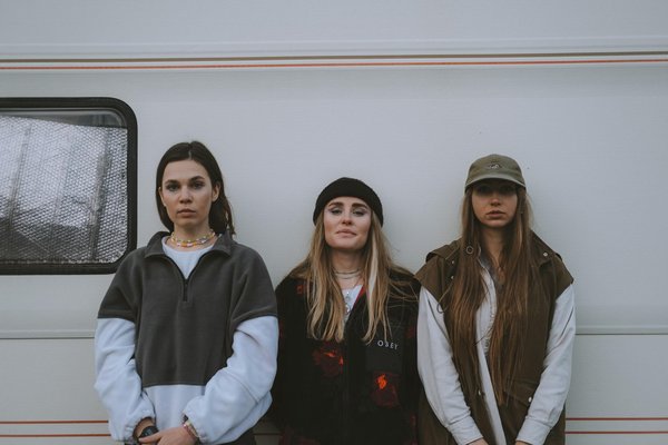 Les incontournables de la mode : influenceurs à suivre pour toujours être stylé