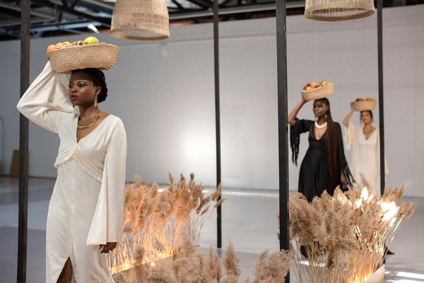 Guide Élégant pour Choisir des Cosmétiques de Luxe avec Raffinement et Précision